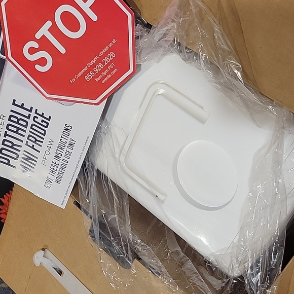 Mini Fridge,New In Orig.box - Picture 2 of 3